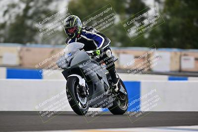 media/Apr-18-2025-TrackDaz (Fri) [[45f5874c44]]/B Group/Session 4 (Turn 6 - Outside)/